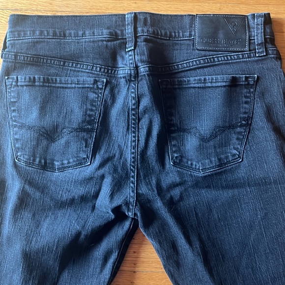 Guess Jeans - Picture 5 of 8